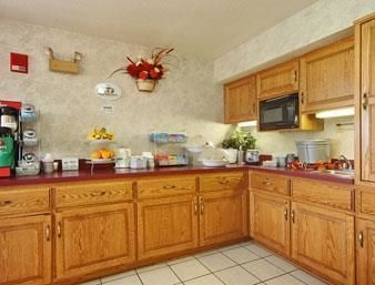 Super 8 By Wyndham Christiansburg/blacksburg Area Motel